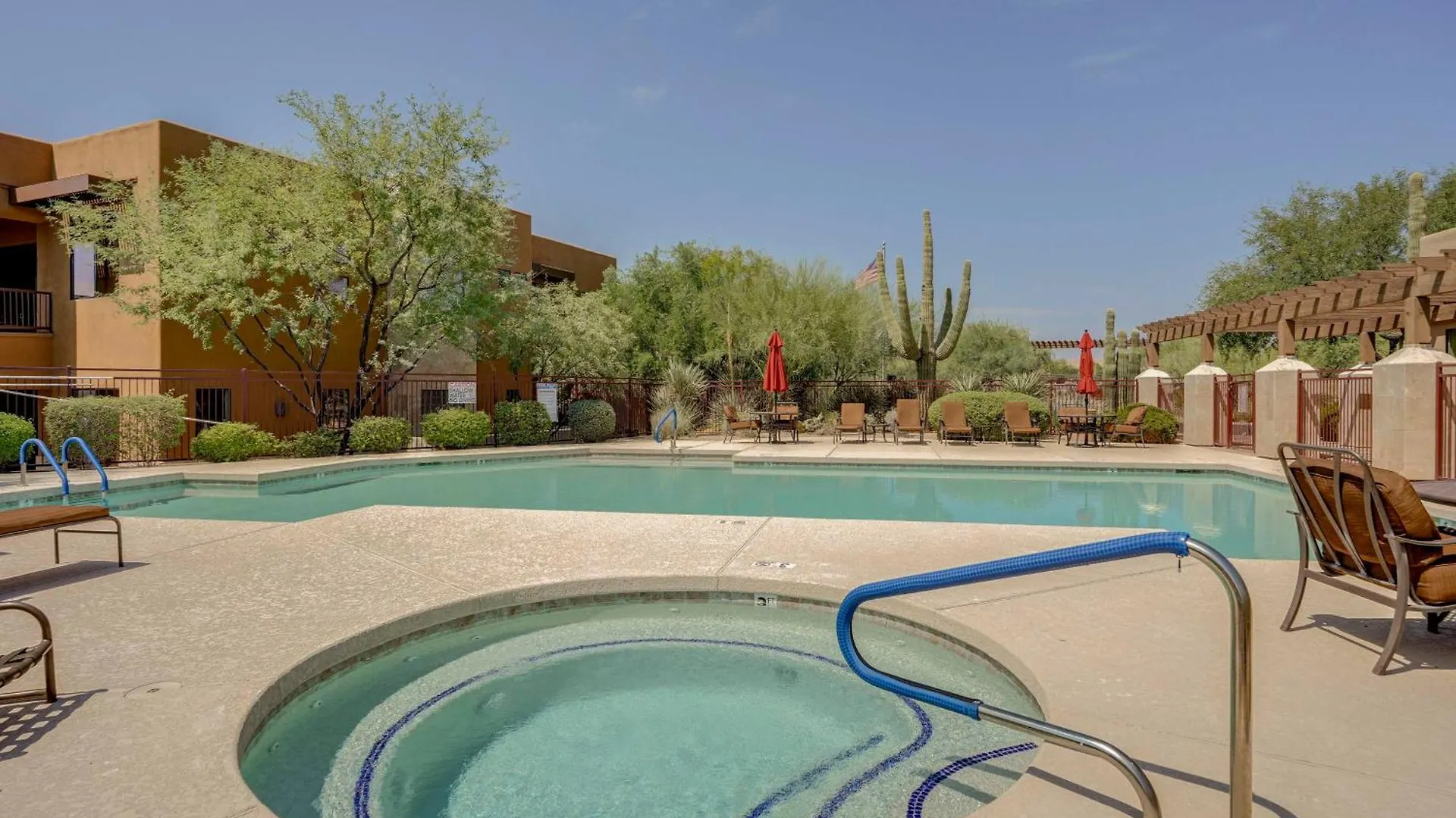 דירה Modern Scottsdale Condo With Patios And Mountain Views