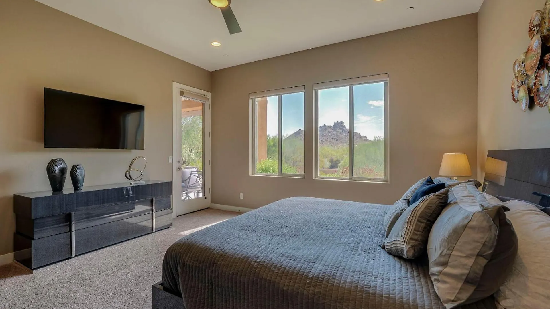 Modern Scottsdale Condo With Patios And Mountain Views דירה