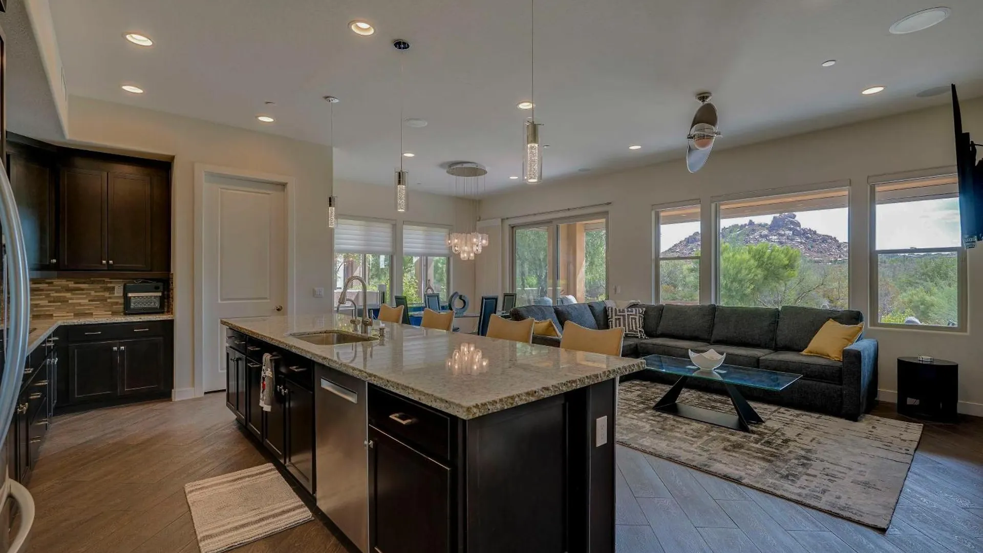 דירה Modern Scottsdale Condo With Patios And Mountain Views