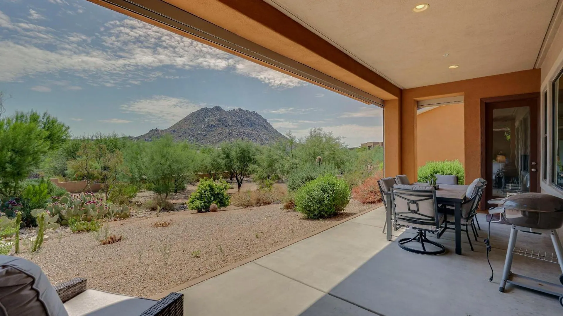 Modern Scottsdale Condo With Patios And Mountain Views דירה