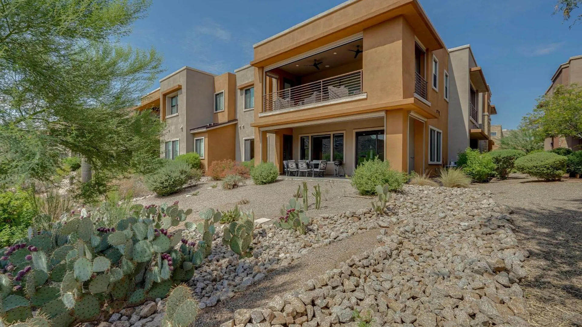 דירה Modern Scottsdale Condo With Patios And Mountain Views