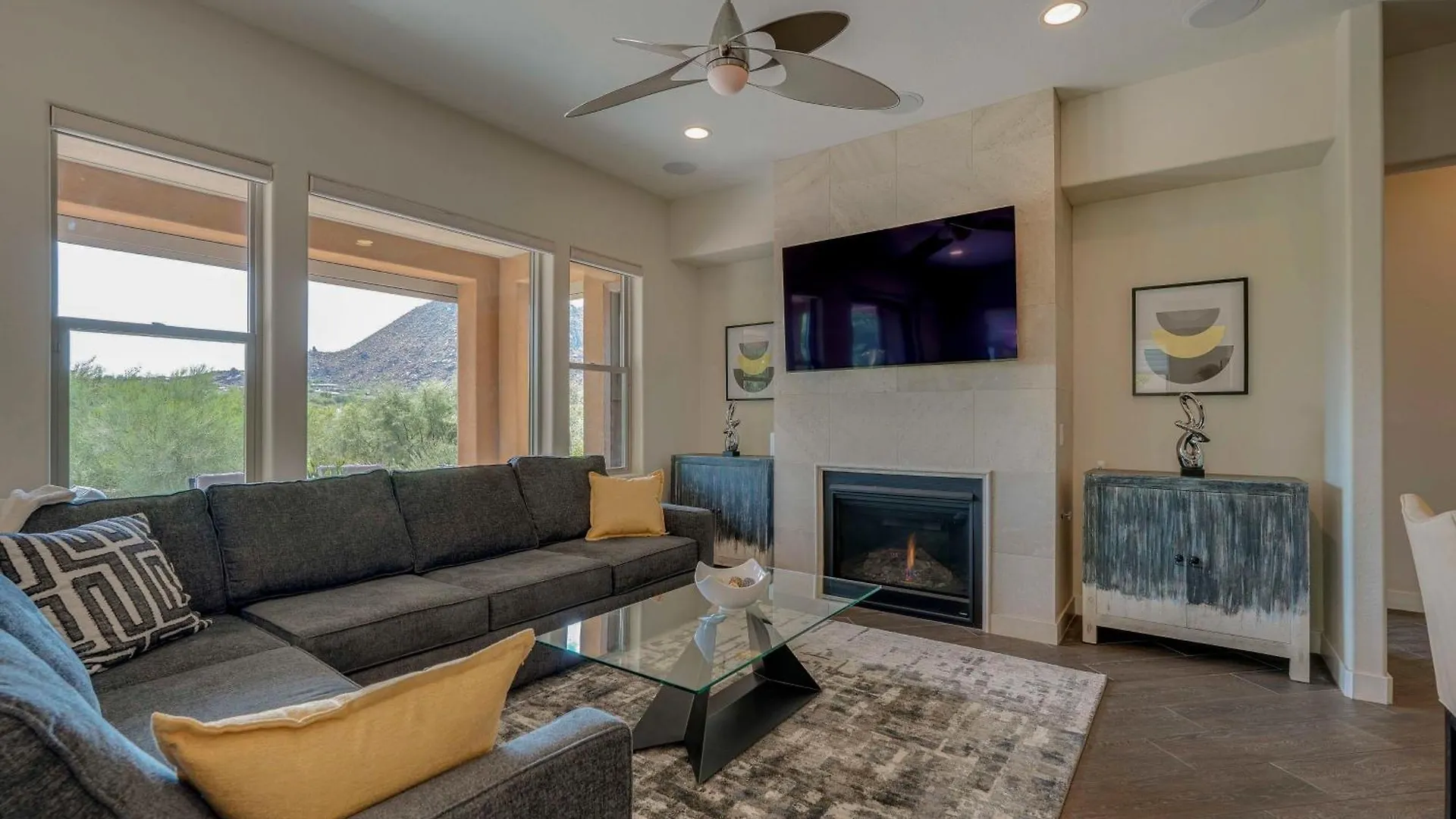 Modern Scottsdale Condo With Patios And Mountain Views דירה