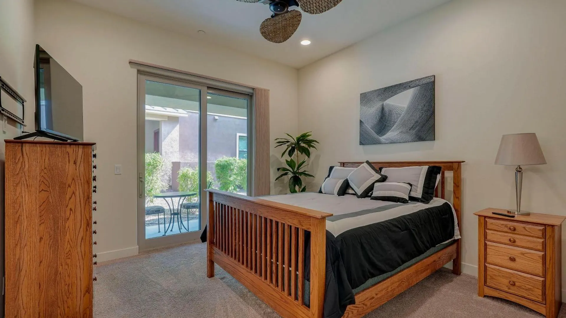 Modern Scottsdale Condo With Patios And Mountain Views ארצות הברית